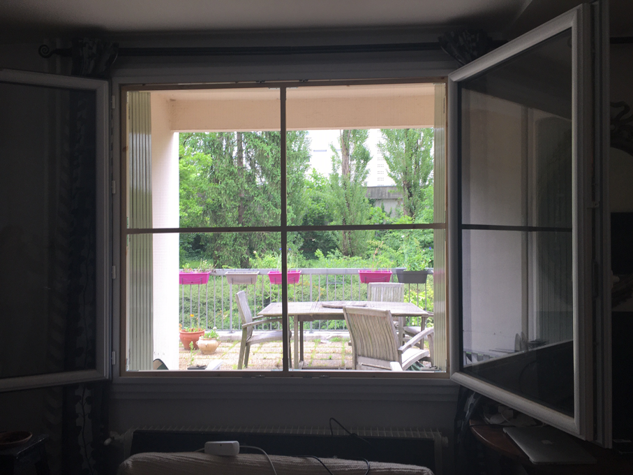 DIY : Cadre de protection de fenêtre pour chat amovible - Le Fonds Saint- Bernard