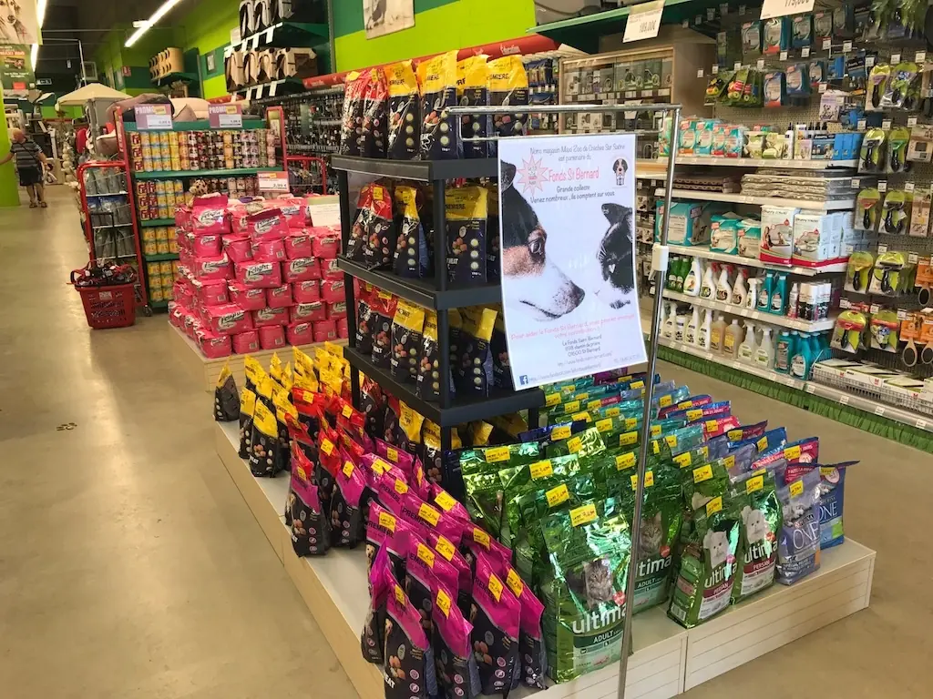 Journée collecte nourriture chiens/chats au Maxi Zoo 