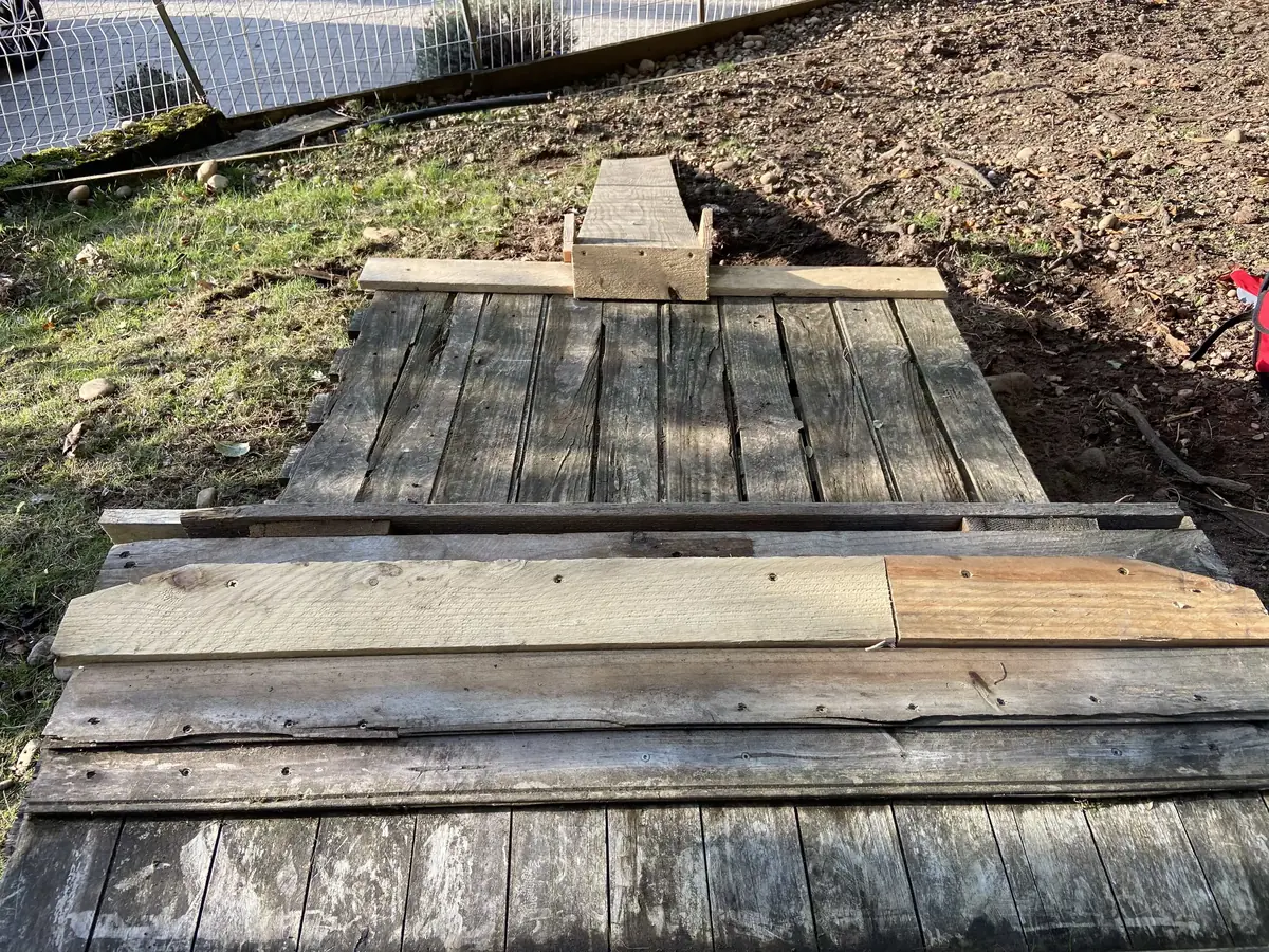 DIY : Plateforme Toboggan pour chèvres