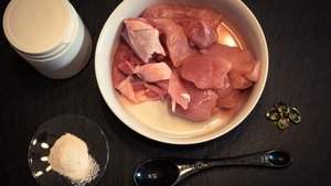 Alimentation pour chien et chat : qu’est-ce que le BARF ?