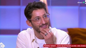Pierre Niney raconte les péripéties de son âne miniature