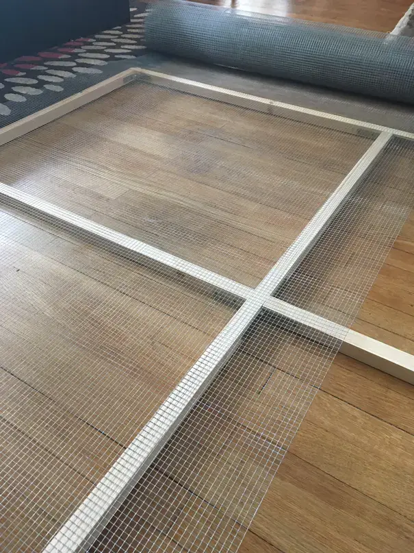 DIY : Cadre de protection de fenêtre pour chat amovible