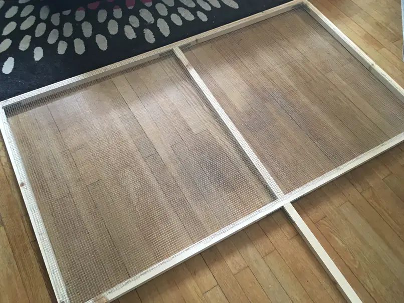 DIY : Cadre de protection de fenêtre pour chat amovible