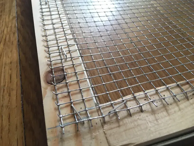 DIY : Cadre de protection de fenêtre pour chat amovible